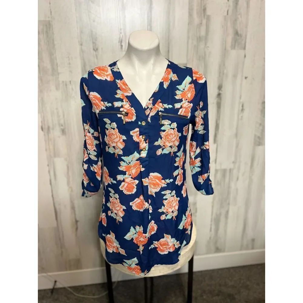 Rue 21 Floral blouse size medium